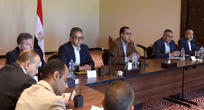 بالصور.. رئيس الوزراء لمستثمري الغردقة: اللجنة الوزارية المعنية بالسياحة ليست للوجاهة