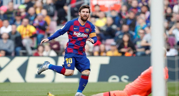 سوبر هاتريك ميسي يقود برشلونة للفوز على إيبار 5-0 في الدوري الإسباني