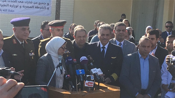 صور.. فض معسكر الحجر الصحي بمطروح.. ووزيرة الصحة: لا إصابات بكورونا بين المصريين العائدين من “ووهان” الصينية
