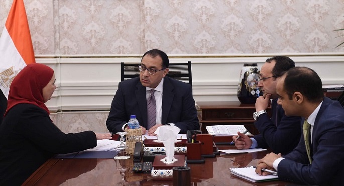 بالصور .. مدبولي يكلف بدراسة ملفات التأمينات والضرائب المستحقة على المصانع المتعثرة