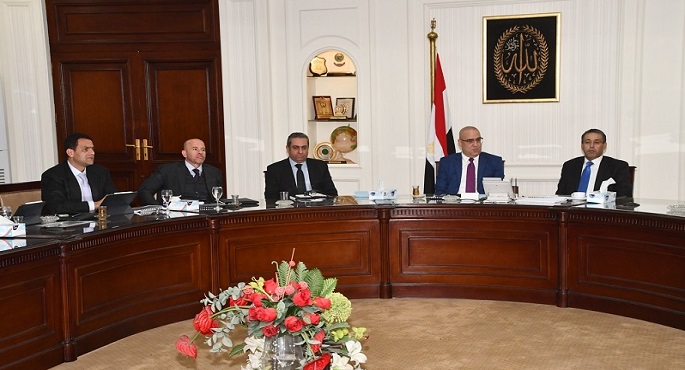 بالصور .. وزير الإسكان يلتقى تحالفاً من كبرى الشركات العالمية لتسويق وإدارة منطقة الأعمال بالعاصمة الإدارية الجديدة