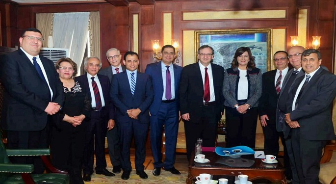 بالصور.. وزيرة الهجرة تبحث مع وفد طبي من المصريين بالخارج إنشاء مدينة طبية عالمية