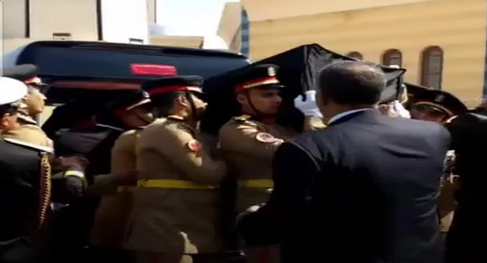 بالصور .. وصول جثمان الرئيس الأسبق حسنى مبارك إلى مسجد المشير طنطاوى