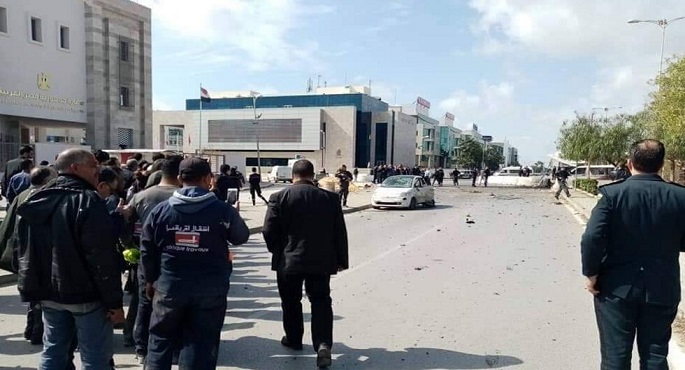 إصابة 5 أشخاص في تفجير انتحاري قرب السفارة الأمريكية بتونس