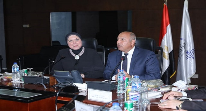 بالصور .. وزيرا النقل والتجارة يبحثان سبل خدمة حركة التجارة مع عدد من الدول الأفريقية