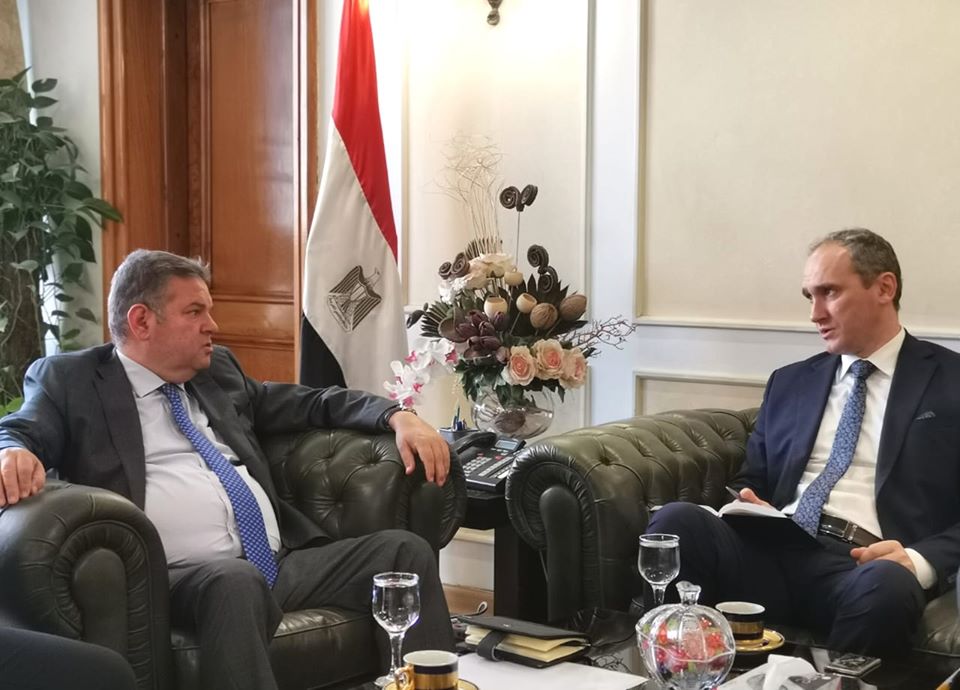 وزير قطاع الأعمال العام يبحث التعاون مع بيلاروسيا في إنتاج سيارات “ميكروباص” بالشركة الهندسية للسيارات