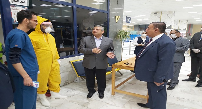 بالصور .. نائب وزير الطيران المدنى يتفقد مطار أسوان الدولى لمتابعة الإجراءات الإحترازية لمواجهة كورونا