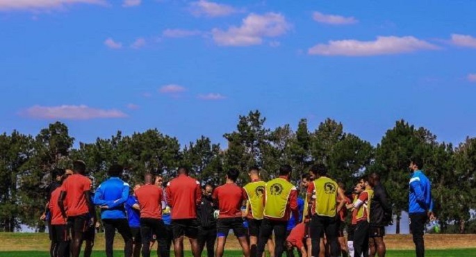 معلول ينتظم في تدريبات الأهلي استعدادا لمواجهة صن داونز بدوري الأبطال