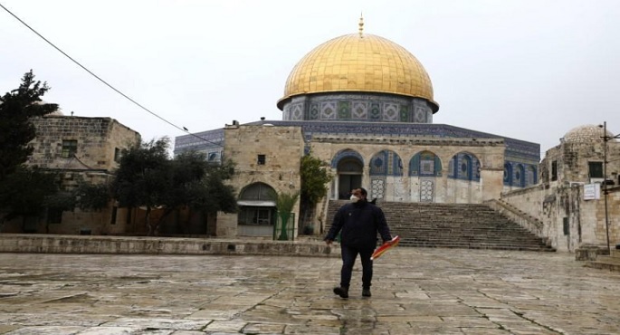 أعداد أقل في صلاة الجمعة بالقدس وسط إغلاق جزئي بسبب كورونا