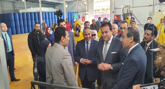 بالفيديو.. وزير التعليم العالي: إنتاج مطهرات مصرية الصنع لمحاربة فيروس كورونا