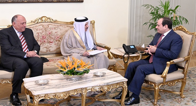 بالصور.. الرئيس السيسي يتسلم رسالة من ملك البحرين
