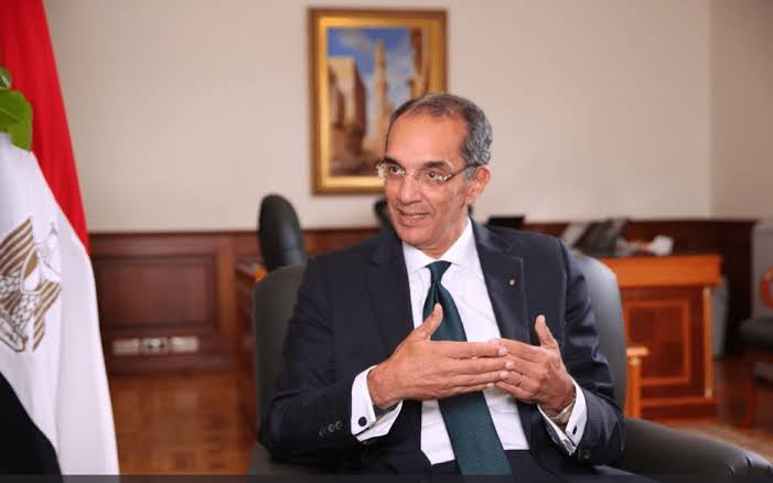 وزير الاتصالات يتفقد مركز المراقبة والتحكم لشبكة الشركةالمصرية للاتصالات