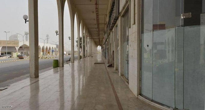 السعودية تقرر تعليق الدخول والخروج من جدة وتقديم منع التجول مع ارتفاع الإصابات بكورونا لأكثر من 1200