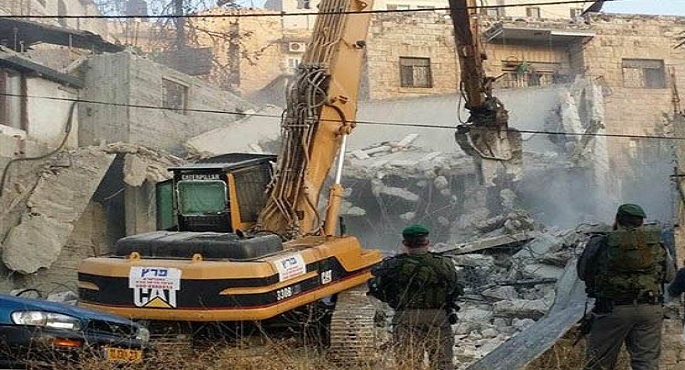 الاحتلال الإسرائيلي يهدم مسكنين وحظيرة أغنام في شرق القدس
