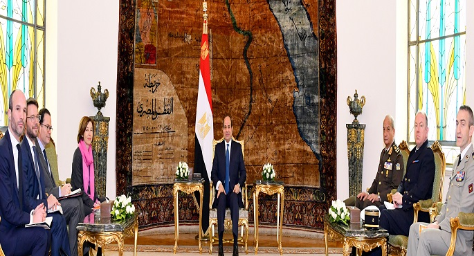 الرئيس السيسي يبحث مع وزيرة الدفاع الفرنسية تعزيز التعاون العسكري بين البلدين