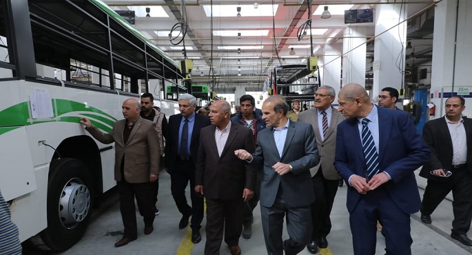 بالصور.. النقل تبحث التعاقد على أتوبيسات صديقة للبيئة للعمل داخل العاصمة الإدارية الجديدة