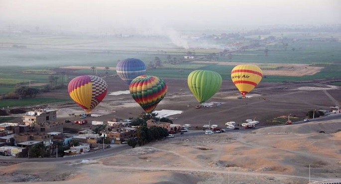 وقف رحلات البالون الطائر بالأقصر حتى 31 مارس الجاري كإجراء احترازي لمواجهة كورونا