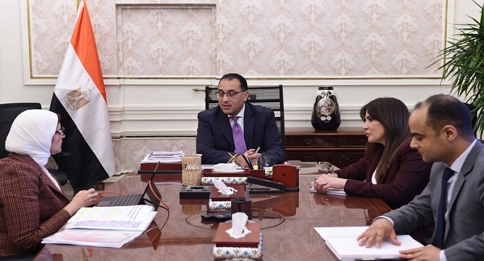 بالفيديو والصور .. رئيس الوزراء يلتقي وزيرة الصحة لمتابعة الإجراءات الحُكومية لمجابهة انتشار فيروس كورونا المُستجد