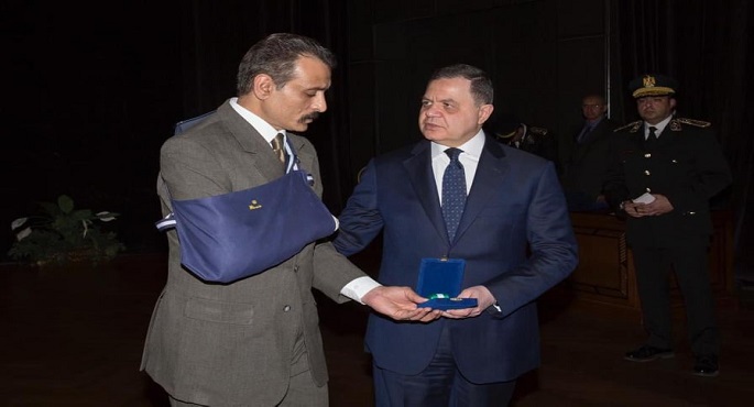بالصور.. وزير الداخلية يُكرم عدد من أسر الشهداء والمصابين والمتميزين من رجال الشرطة