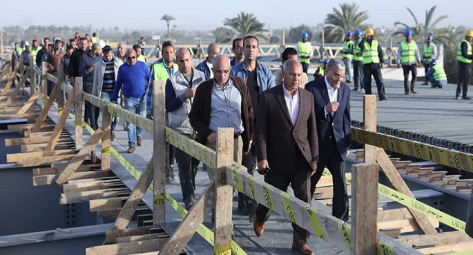 بالصور.. وزير النقل يتابع أعمال تنفيذ محور سمالوط بالمنيا بتكلفة 1.5 مليار جنيه