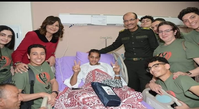 وزيرة الهجرة ووفد من أبناء المصريين بكندا في زيارة لمصابي القوات المسلحة