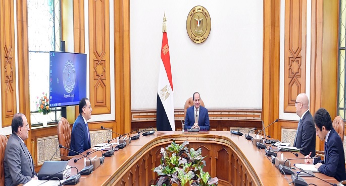 الرئيس السيسي يستعرض استراتيجية العمل بمواقع التشييد والبناء في ضوء أزمة كورونا