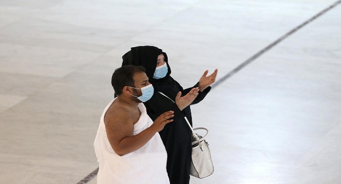 السعودية تفرض حظر تجول في مكة والمدينة على مدار 24 ساعة.. وارتفاع عدد الوفيات إلى 21