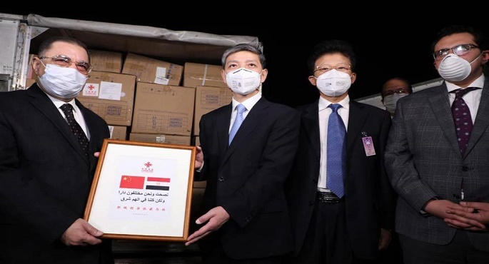 بالصور.. وزيرة الصحة: الصين أهدت مصر شحنة من المستلزمات الطبية وكواشف لتحليل فيروس كورونا المستجد