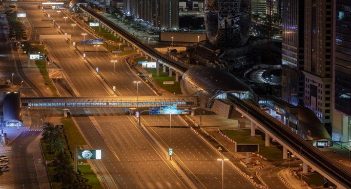 دبى تعلن حظرا كاملا لمدة أسبوعين مع تعقيم الشوارع العامة