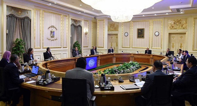 بالفيديو.. رئيس الوزراء يُتابع إجراءات صرف منحة الرئيس للعمالة غير المنتظمة مع الوزراء المعنيين