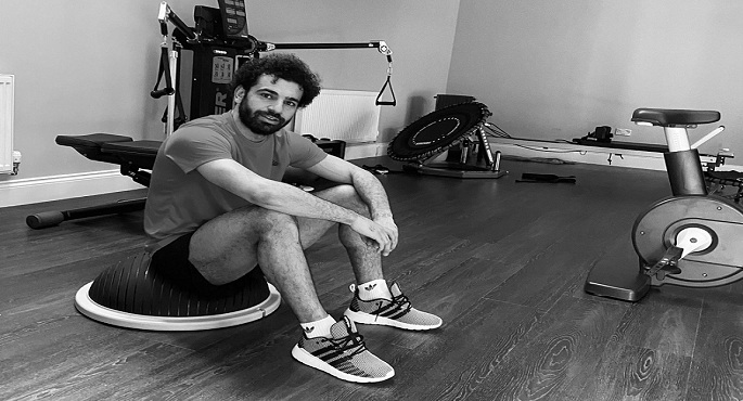 محمد صلاح يواصل تدريباته في المنزل استعدادًا للعودة للمباريات