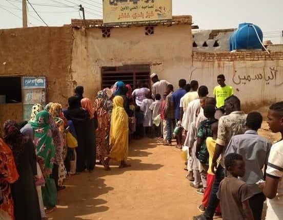 الحكومة السودانية : أزمة الخبز والمحروقات في سبيلها إلى الحل