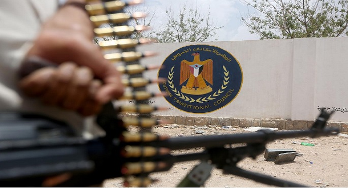 المجلس الانتقالي يعلن “إدارة ذاتية” لجنوب اليمن والحكومة تحذر من “تبعات كارثية”