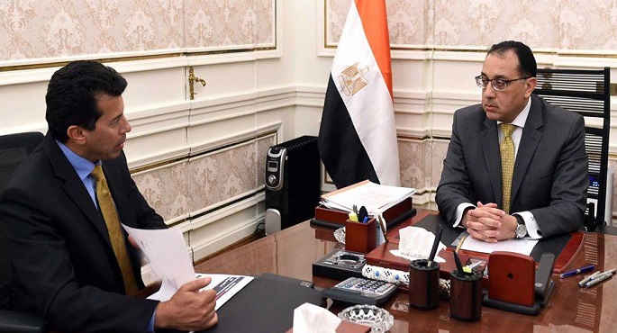 مدبولي يتابع مع وزير الشباب جهود تجهيز بعض المنشآت التابعة للوزارة لتكون جاهزة للعمل كأماكن للعزل الطبي