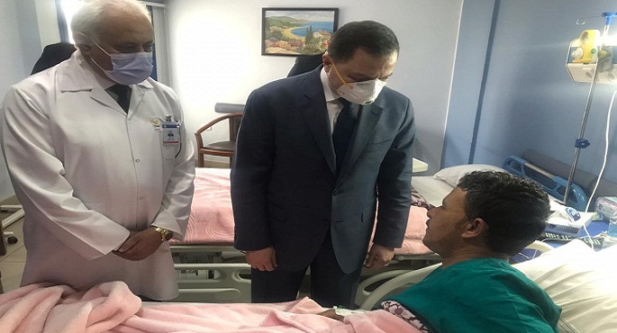 بالصور.. وزير الداخلية يزور أبطال الشرطة مصابي حادث الأميرية الإرهابي