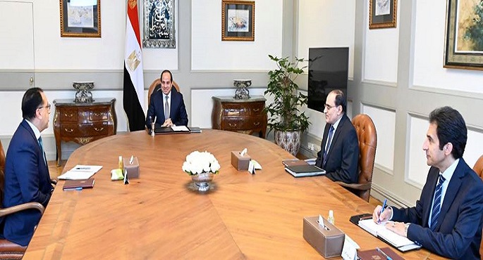 الرئيس السيسي يوجه الحكومة باستمرار العمل بالمشروعات القومية مع الحفاظ على صحة العاملين