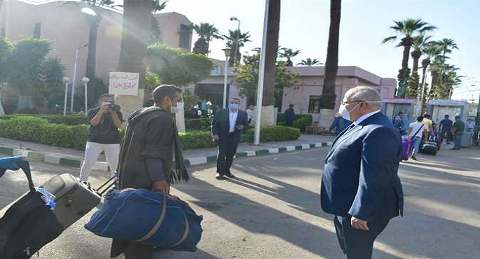 وصول 3 أفواج جديدة من العائدين من الكويت لمدينة طلاب جامعة القاهرة