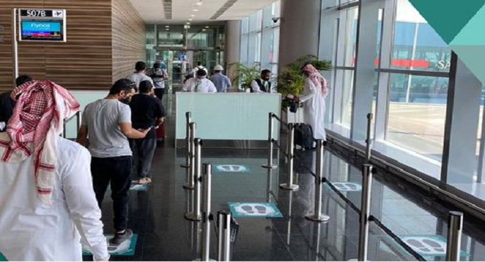 انطلاق أولى رحلات الطيران الداخلى بالسعودية عقب توقفها بسبب كورونا