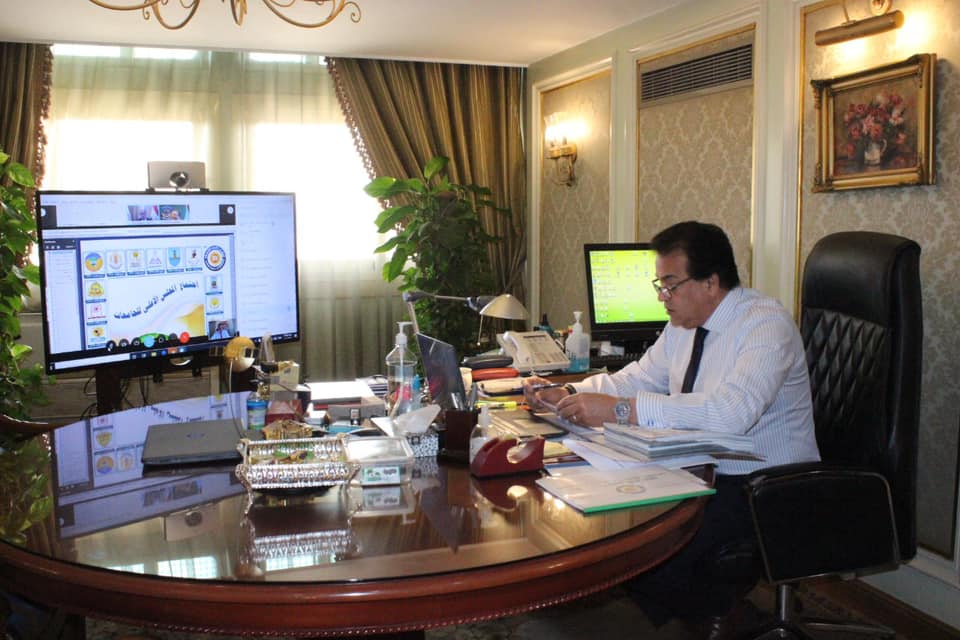بالصور .. خالد عبد الغفار يطالب بوضع جداول مقترحة لامتحانات طلاب السنوات النهائية