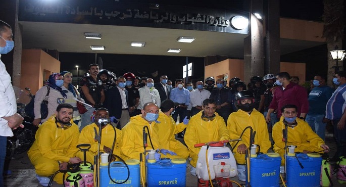 بالصور .. وزير الشباب يطلق مبادرة تطهير وتعقيم مواقف المواصلات العامة بمحافظة القاهرة