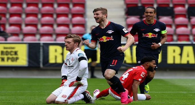 لايبزيج يسحق ماينتس 5-صفر بالدوري الألماني