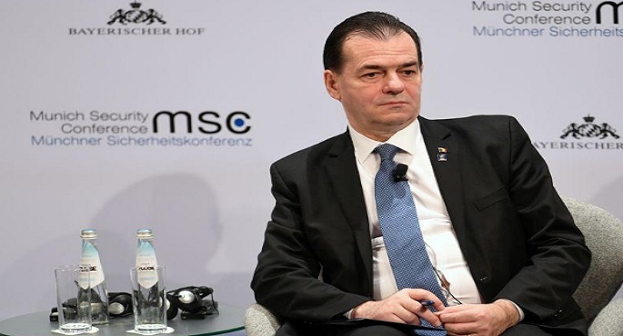 رئيس وزراء رومانيا يظهر دون كمامة ويدفع غرامة قدرها نحو 700 دولار