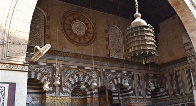 الآثار: استعادة الجزء المفقود من الشريط النحاسي من باب جامع ومدرسة الأمير جمال الدين الأستادار