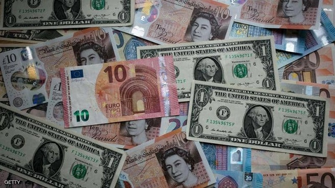 استقرار سعر صرف الدولار مقابل الجنيه في بداية تعاملات الثلاثاء
