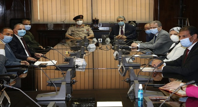 بالصور .. توقيع عقد تنفيذ شبكة الكهرباء الداخلية بمنطقة شرق العوينات