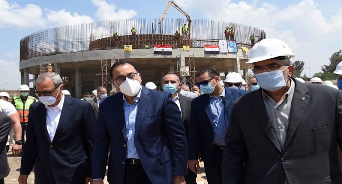 بالصور .. رئيس الوزراء يتفقد الأعمال الإنشائية لمحطة مياه المنشأة الكبرى بكفر شكر بالقليوبية