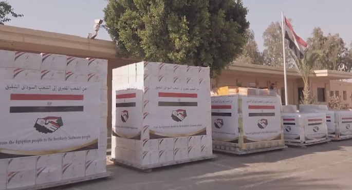 مصر تواصل إرسال أطنان من المساعدات الغذائية للمتضررين من السيول بالسودان