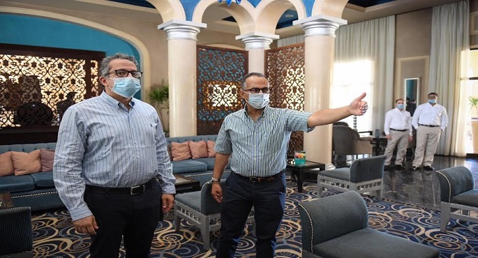 بالصور..وزير السياحة يتفقد العيادات الطبية بفنادق البحر الأحمر