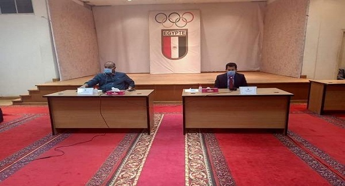 وزير الرياضة واللجنة الأولمبية يناقشان خطة عودة النشاط