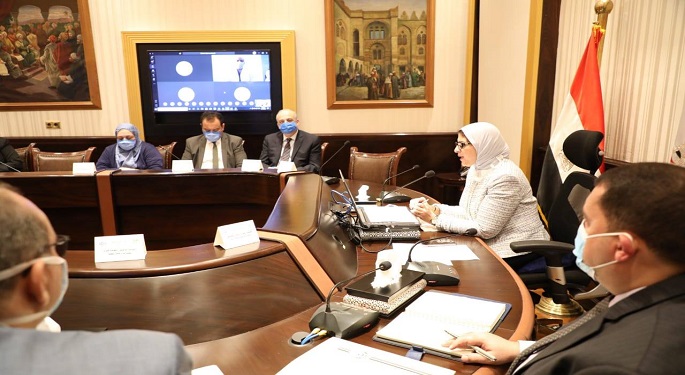 بالصور.. وزيرة الصحة تتابع تطبيق منظومة الميكنة بالمستشفيات ونقل الحالات البسيطة للفنادق ونزل الشباب